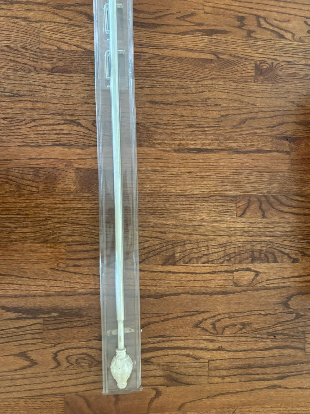 Antique white Finish Curtain Rod with Decorative Finials